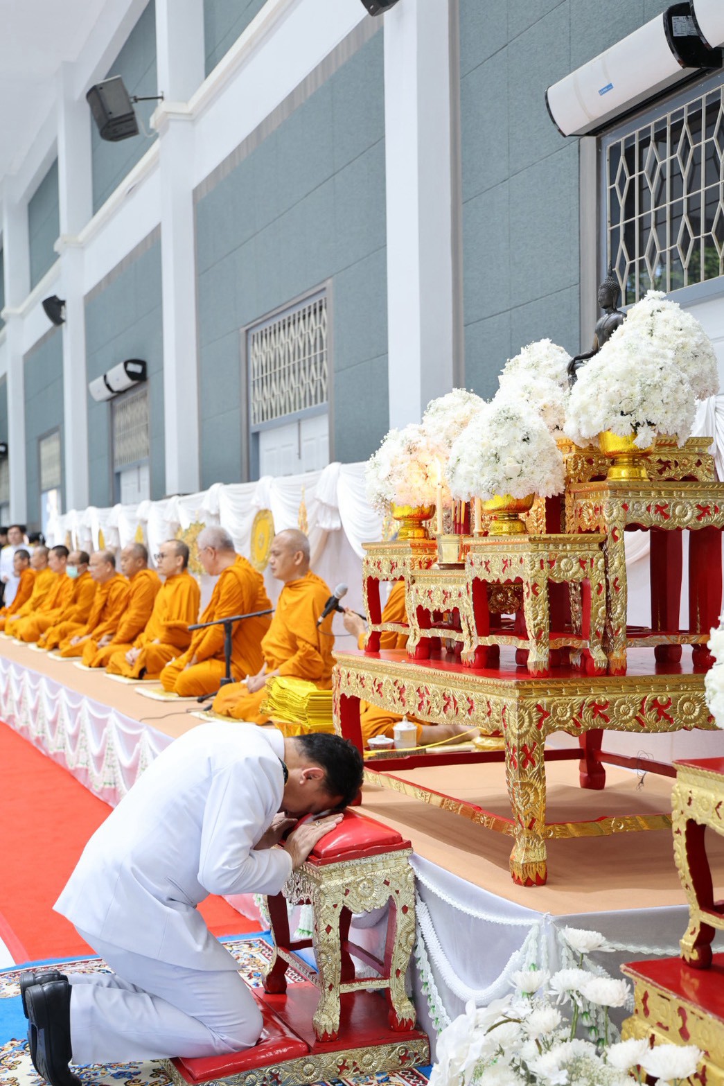 title - สำนักงานการปฏิรูปที่ดินจังหวัดเพชรบูรณ์ เข้าร่วมพิธีสวดพระพุทธมนต์และพิธีบำเพ็ญกุศลอุทิศถวาย พิธีถวายดอกไม้จันทน์ภาคประชาชนตัวแทน และพิธีทำบุญตักบาตรถวายพระราชกุศล  เนื่องในวันคล้ายวันสวรรคต สมเด็จพระนางเจ้าสิริกิติ์ พระบรมราชินีนาถ พระบรมราชชนนีพันปีหลวง